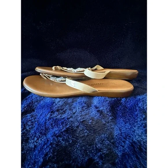 Toscanella Sandals Womens Size 7.5 Beige Rhinestone Discs Thong Made In Italy - Picture 4 of 6
